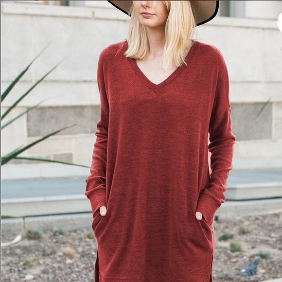 Tops - Long-sleeved V-neck Tunic With Pockets 🍂